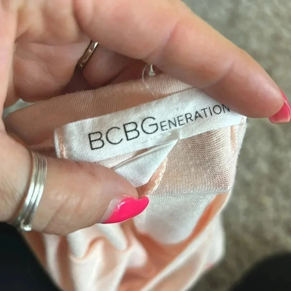 You’re a peach tank top - Picture 3 of 3